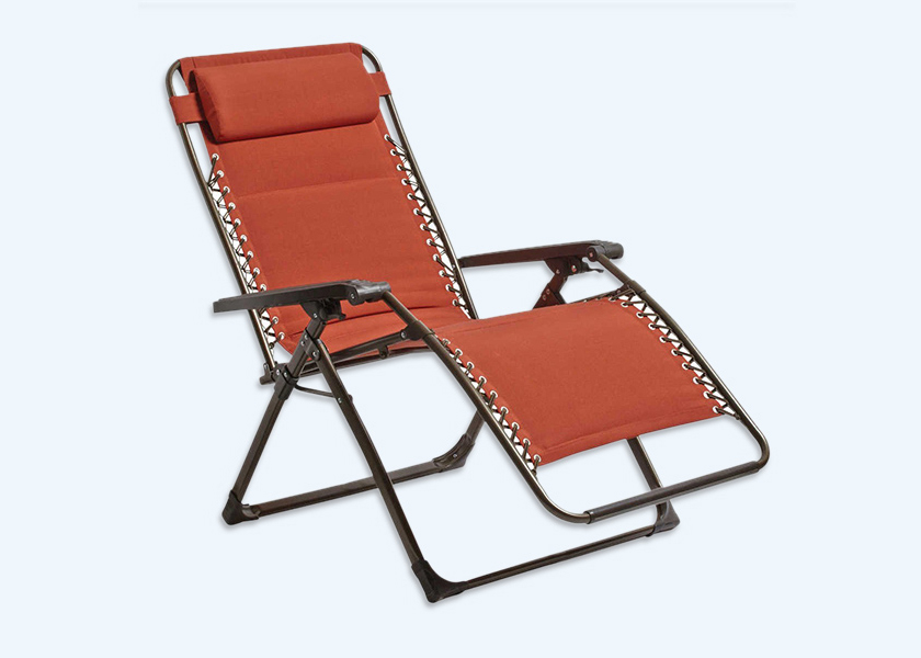 Widening lounge chair