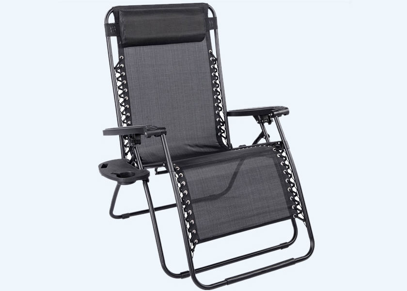 Widening lounge chair